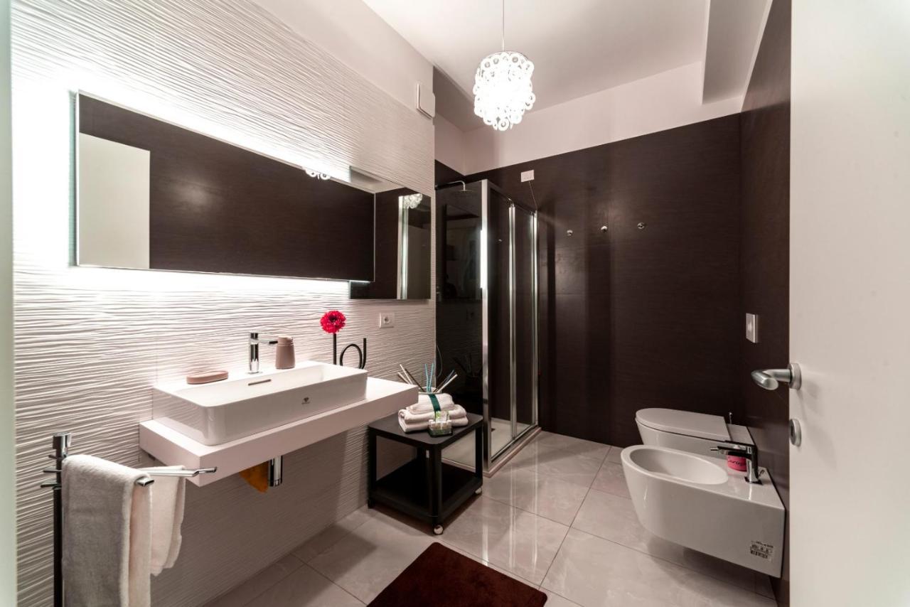 타오르미나 Minerva Luxury Town Center , Pool And Parking 아파트 외부 사진